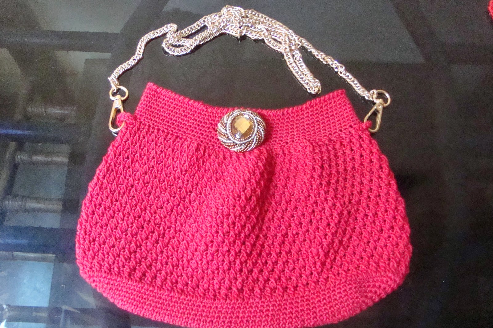 crochet evening purse 2 Crochet Generous Evening Purse with FREE Pattern