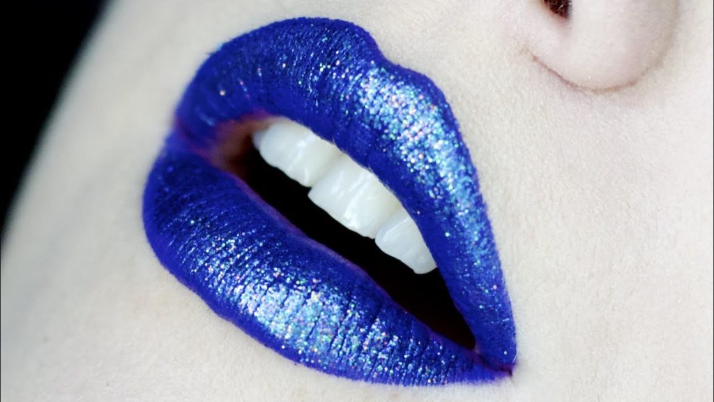 Sparkling Charm: Tutorials for Irresistible Glitter Lips
