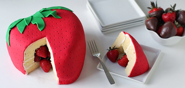 Strawberry Surprise Cake9-4