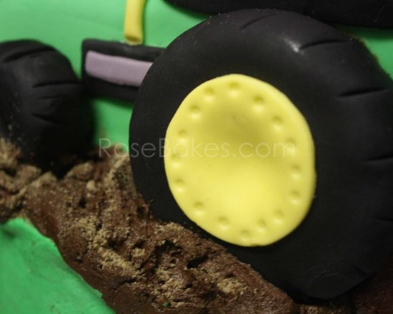 tractor-cake9-4