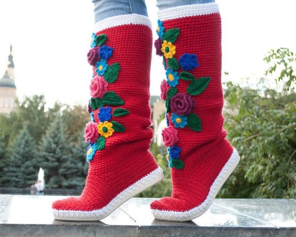 Cute and Comfortable Crochet Boot Slippers