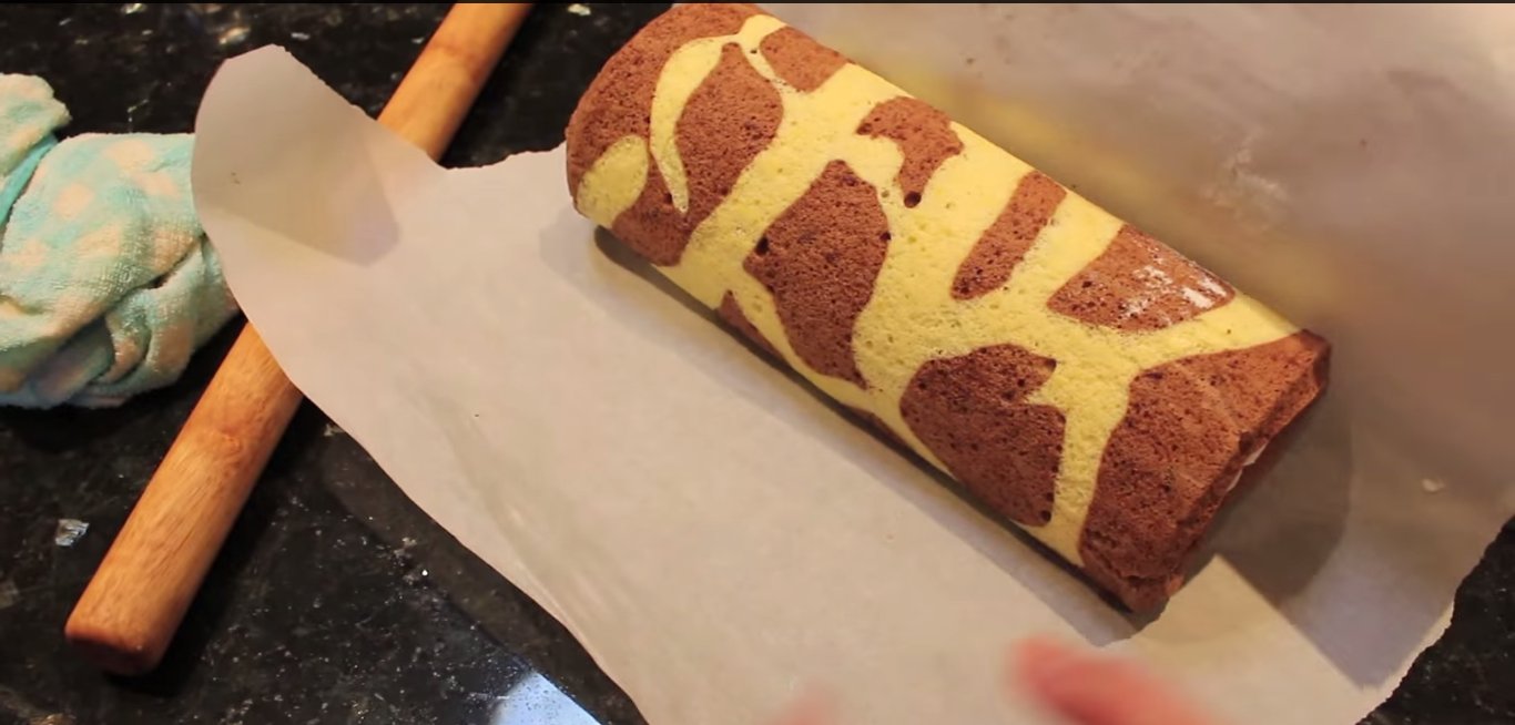 Swiss roll cake tutorial