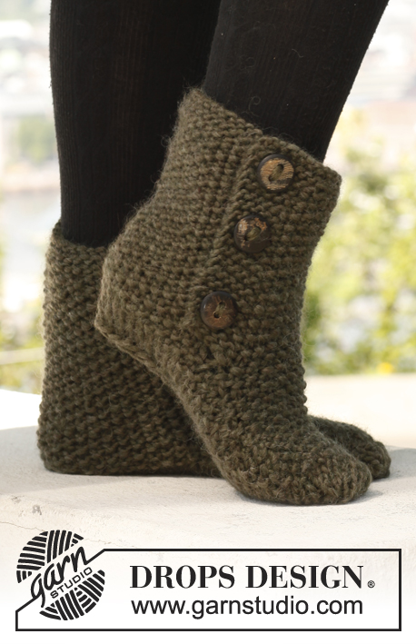 DIY-Stylish-Knitted-and-Crochet-Slipper-Boots-6