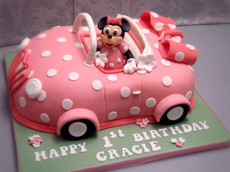 Minnie car cake