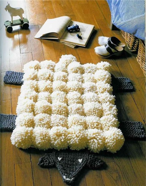 Pompoms-with-Your-Own-Fingers-1