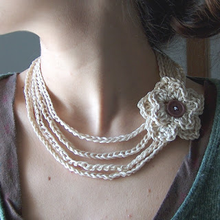 crochet button necklace5