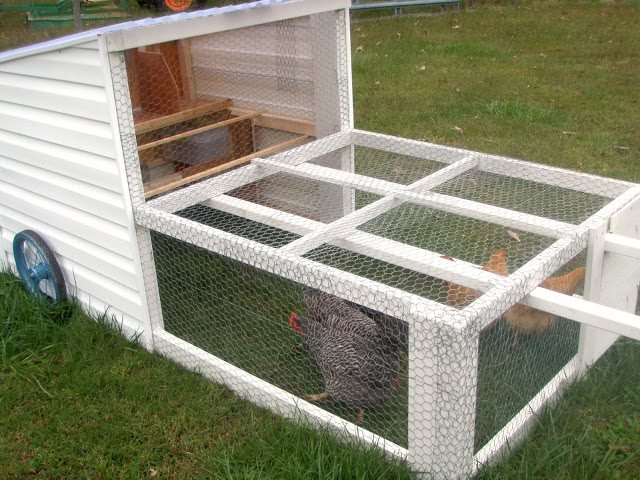 DIY-Backyard-Chicken-Coop from mobile