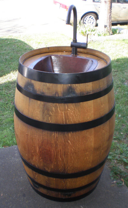 wine barrel sink wonderfuldiy1 Wonderful DIY Outdoor Sink from Wine Barrel