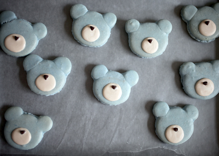 DIY-Cute-Bear-Macarons-wonderfuldiy2