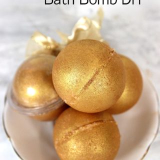 10 Spa-Worthy Bath Bomb Recipes