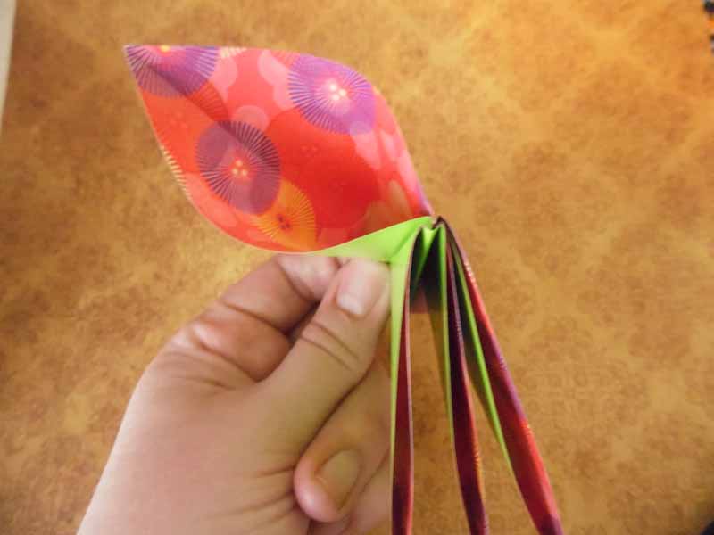 Origami Flower DIY - Easy Upcycling Project