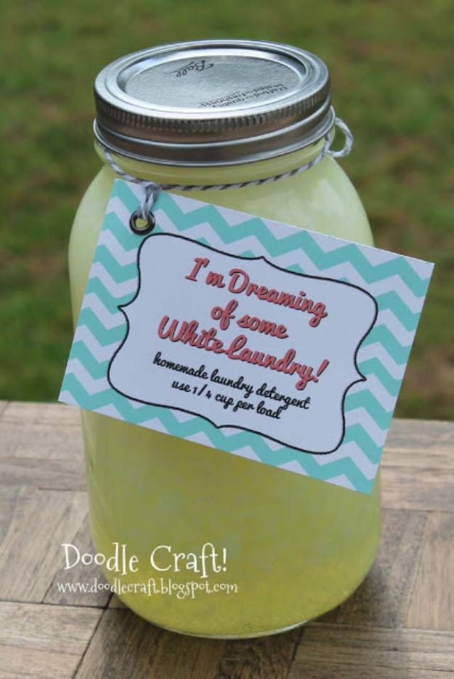 Homemade laundry detergent in a jar - DIY gift