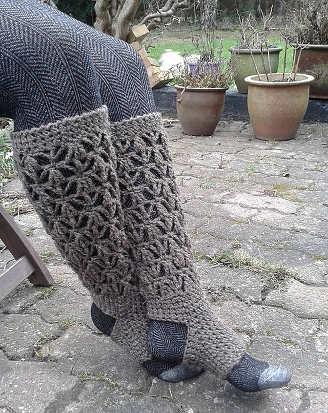 knee-high crochet socks