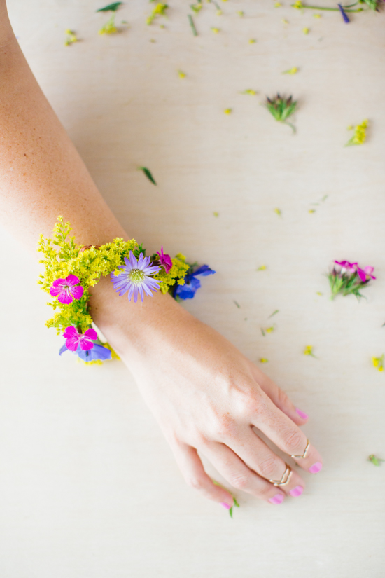 Fresh flower bracelet