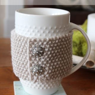 Weaving it in style: 8 Cute DIY Coffee Cup Cosy Patterns