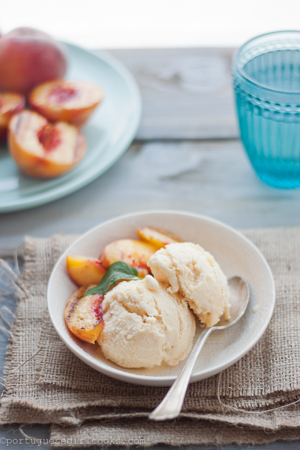 Peach ice cream with grilled peaches
