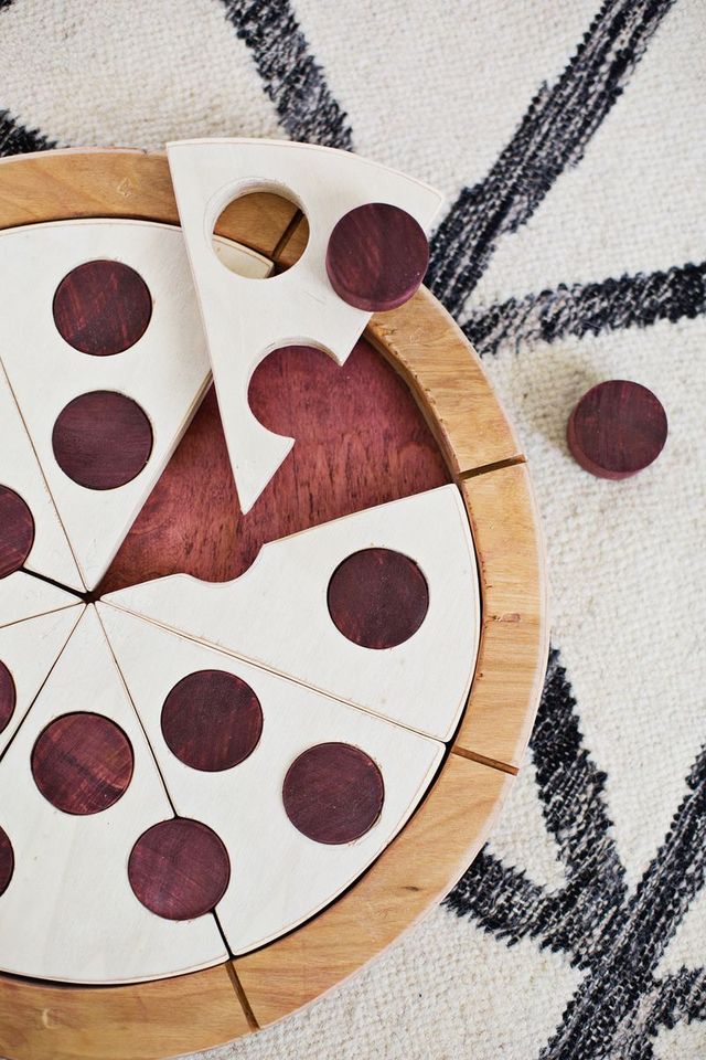 wooden pizza puzzle
