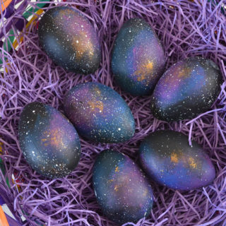 12 Totally Unique Easter Egg Decorations