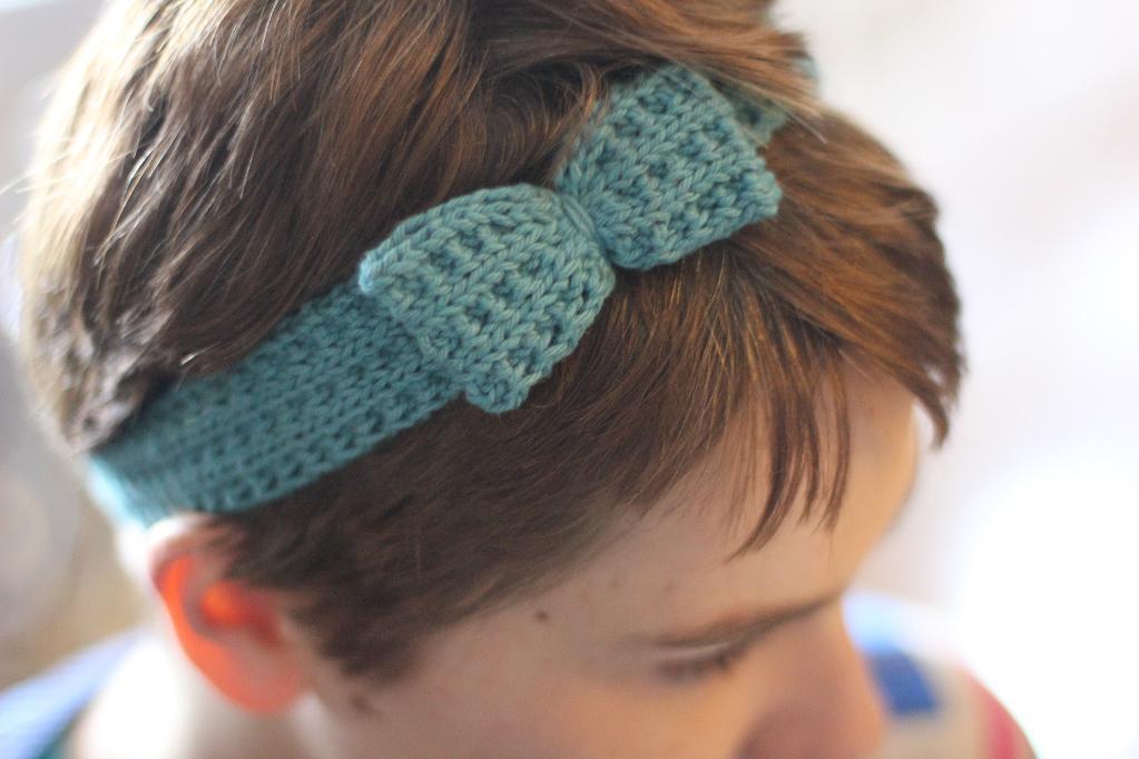 Knitted bow headband