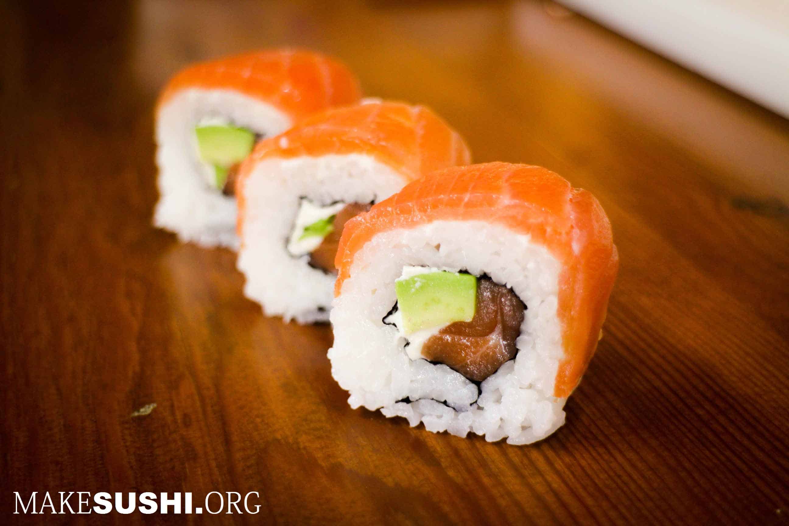 Smoked salmon sushi roll