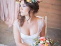 Matching the bouquet 200x150 15 Flower Crown Designs That Will Inspire You to Make Your Own