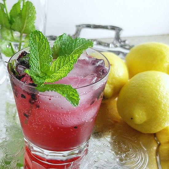 Tasty sparkling berry mint lemonade