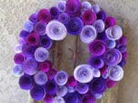Purple ranunculus paper flower wreath 200x150 DIY Decor Ideas for Purple Lovers