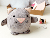 Round cat toy 200x150 DIY Stuffed Toys That Make Great Gifts