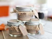 Mini spice jars 200x150 Simple DIY Wedding Favour Ideas