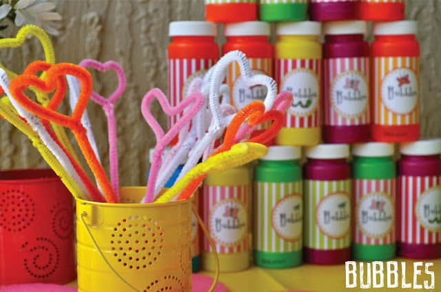 Pipe cleaner bubbles