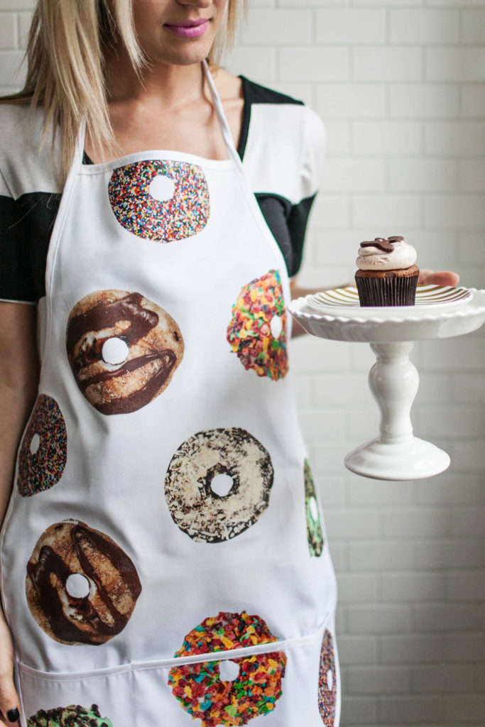 donut apron