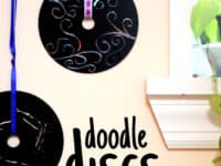 DIY doodle discs 200x150 Unique DIY Projects Made from Upcycled CDs and DVDs