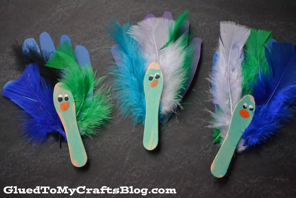 handprint-peacock-puppets