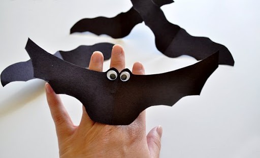 Bat finger puppet