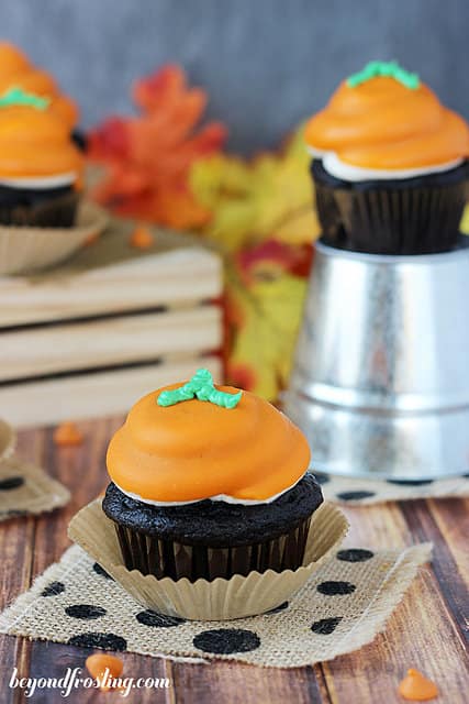Pumpkin spice hi-hat cupcakes