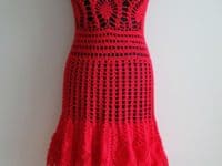 Crocheted pineapple dress 200x150 Crocheted Dress Patterns Just in Time for Christmas!