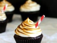 Hot chocolate cupcakes with toasted marshmallows 200x150 Cute Homemade Treats: Adorable Winter Cupcake Ideas