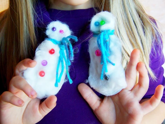 Snowman finger puppets