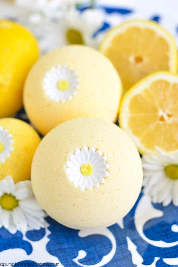 Lemon bath bombs