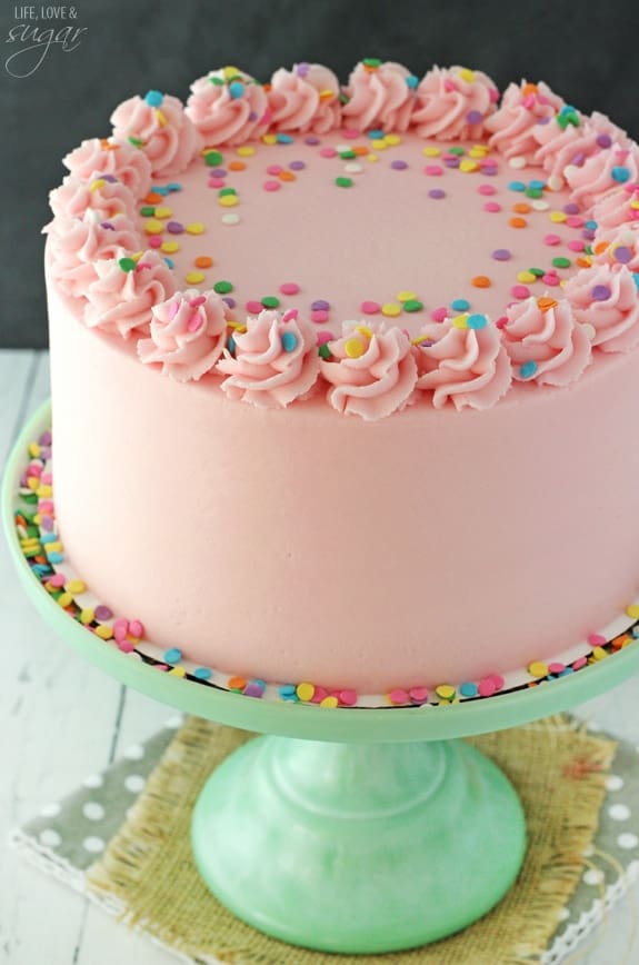 Pink fluffly vanilla cake