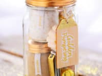  11 DIY Mason Jar Gifts You Can Make In Time For Mother’s Day 