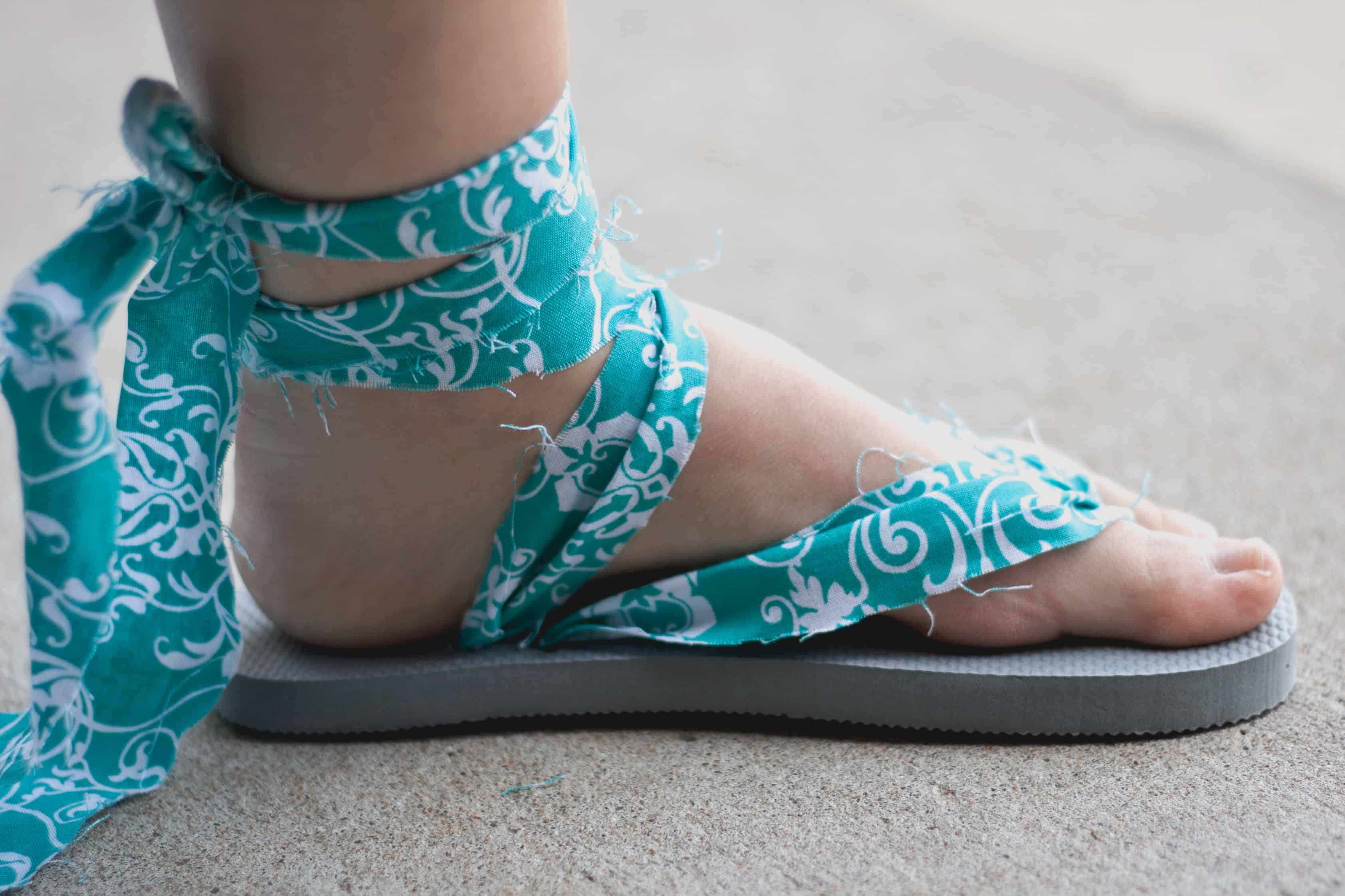 Wrapping fabric strap sandals