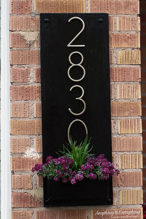 Black chic house number sign