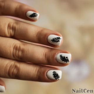 Chic Beauty of DIY Monochrome Nails 