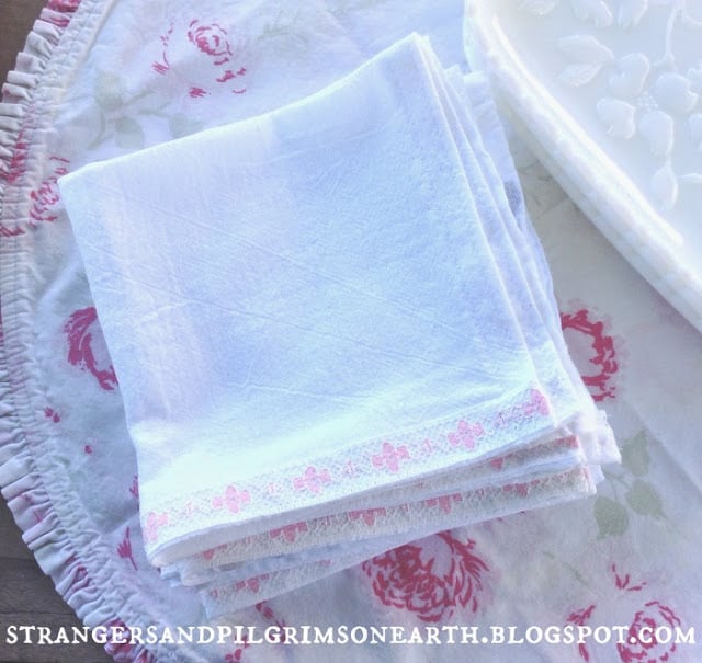 White cloth napkins