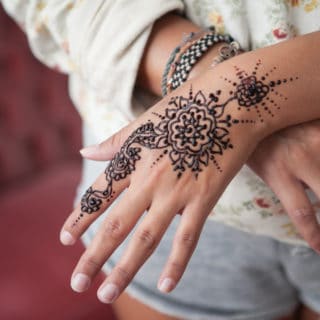 14 Pretty Henna Tattoo Patterns to Inspire You