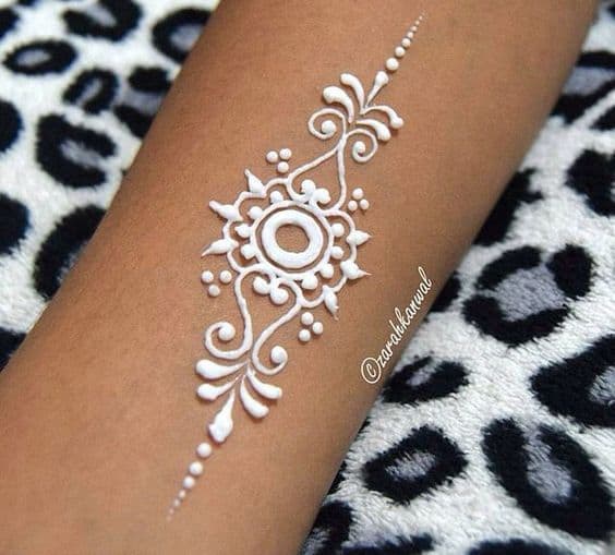 Stunning white henna
