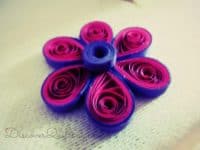 Dual coloured flower with a raised centre 200x150 Trendy and Brilliant: 15 Floral Paper Quilling Projects