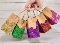  Ready for Holiday Season: Fun Ways to DIY Gift Bags 