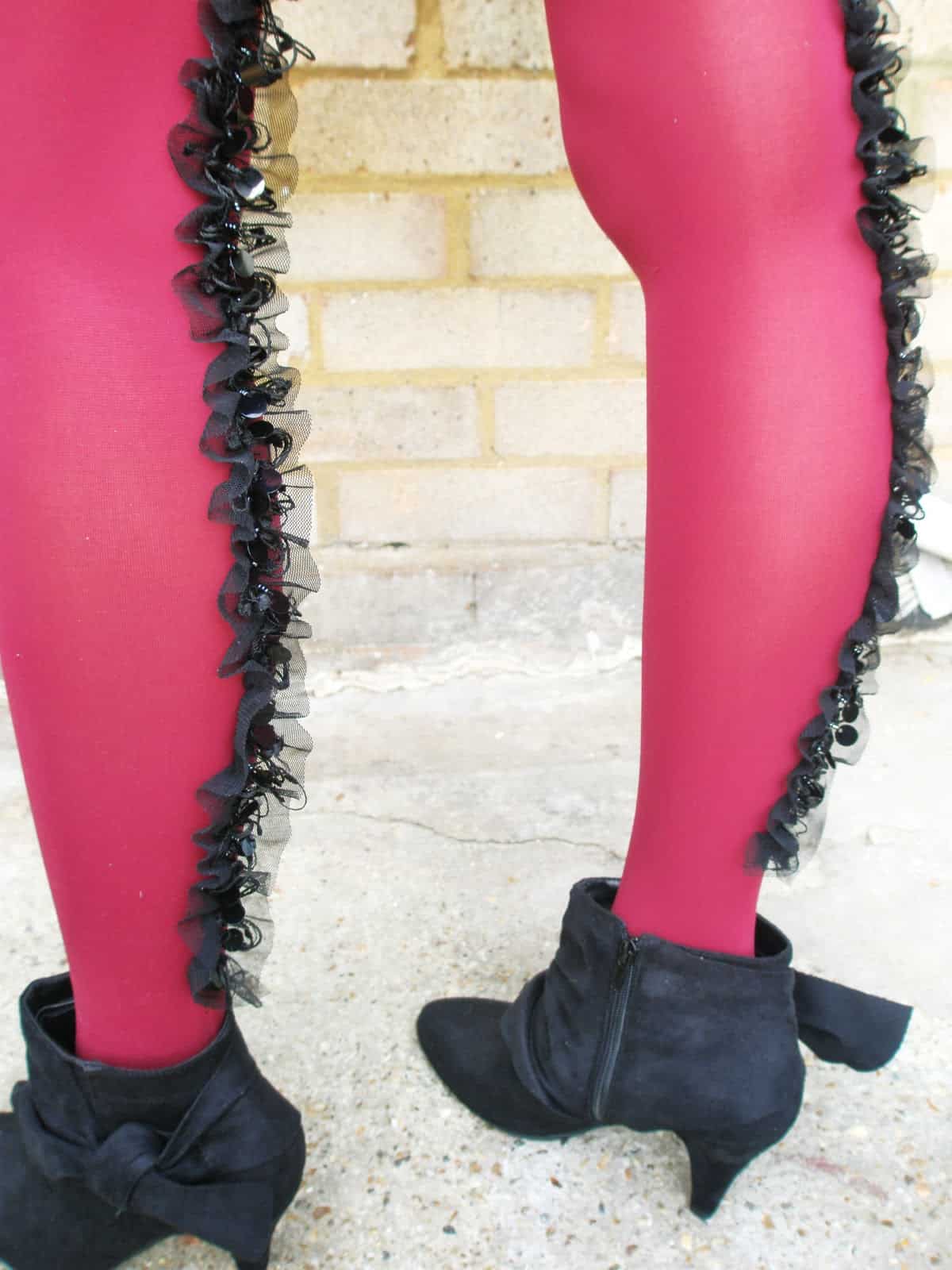 Lace ruffle backed tights
